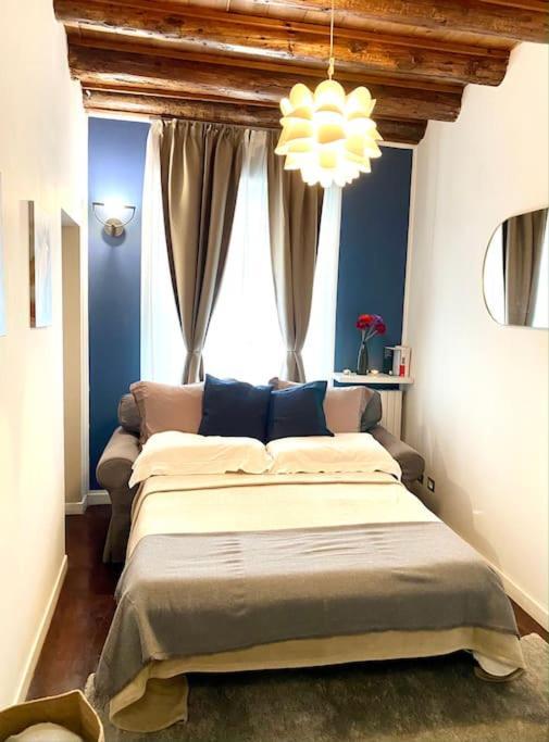Duomo Area 2 Bedroom Deluxe Apartment Mailand
